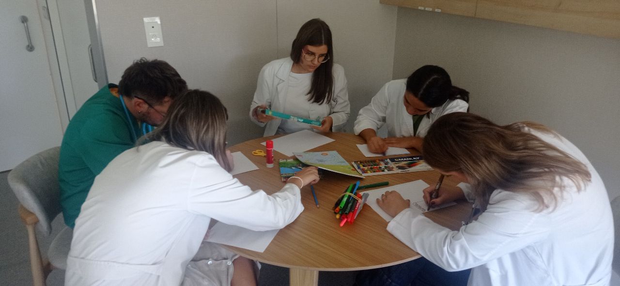 Taller grupal de Arteterapia para médicos residentes en rotación enla UCP